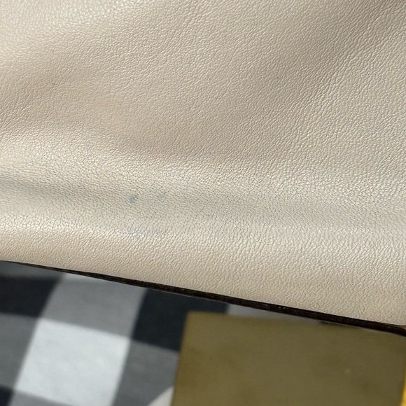 Coach Beige Leather Turn Lock Mini Bag/Wristlet GUC - Picture 3 of 5